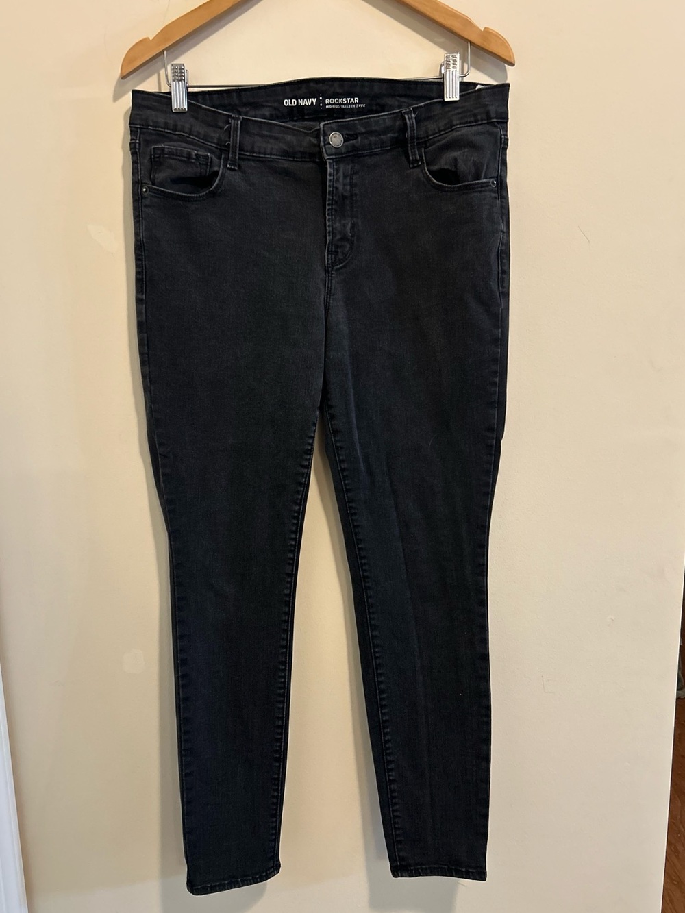 Old Navy Women's Skinny Jeans‎ Distressed Black Wash